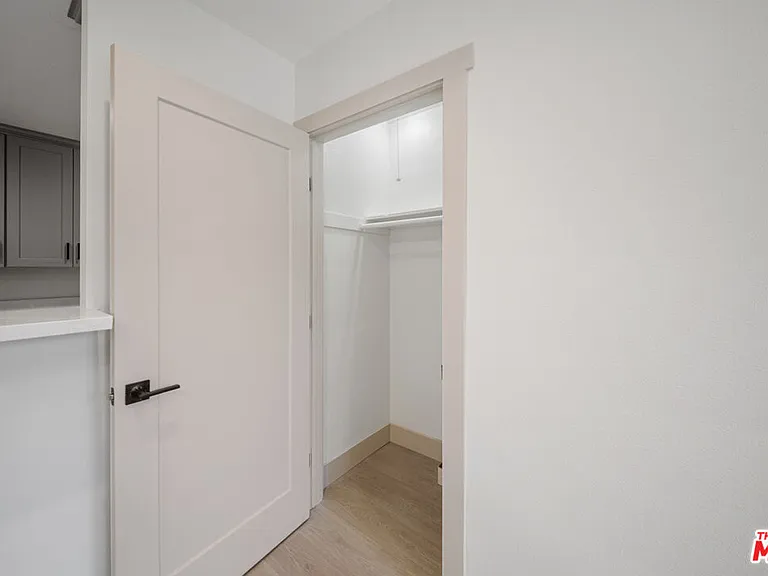 323 N Avenue 52 — Photo 10