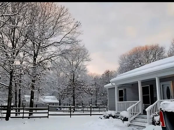 168 Brookfield Ave, Center Moriches, NY 11934