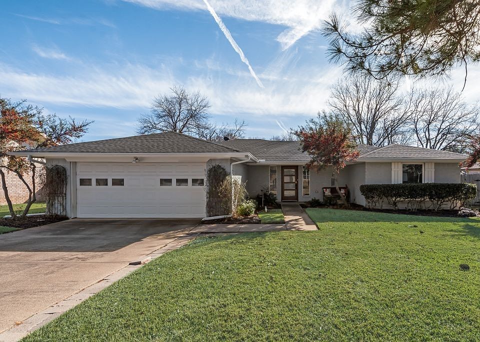1st image of 2923 Southridge Dr