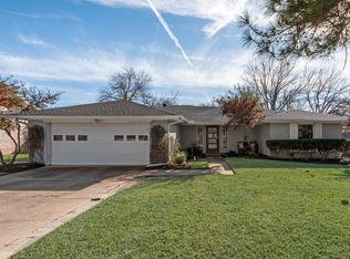 2923 Southridge Dr, Grapevine, TX 76051
