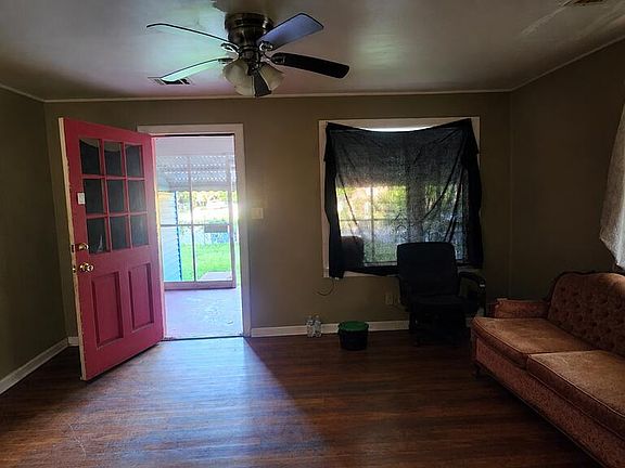 3rd image of 3824 6th Ave