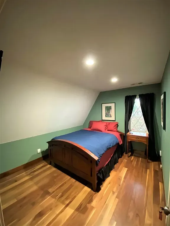 4 bed, 2200 sqft, $3,500 — Photo 3
