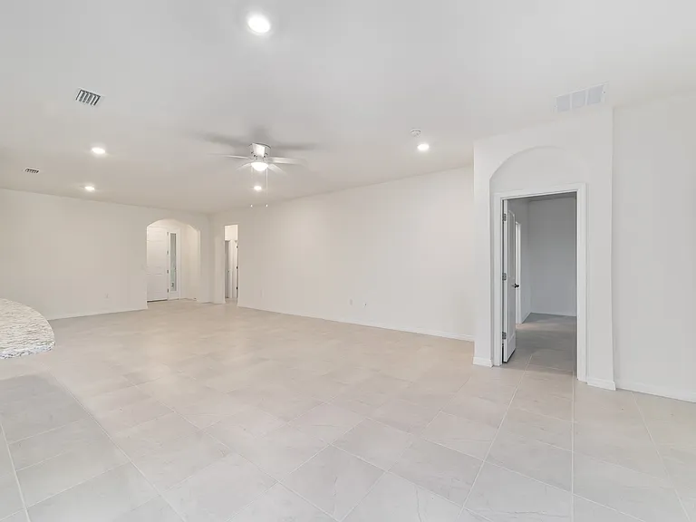 4665 NW 51st Terrace Rd — Photo 11