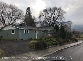106 6th St, Lyle, WA 98635