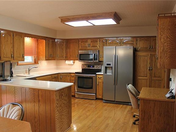 3rd image of 3716 S Marshall Dr