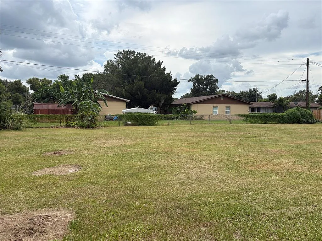 3 bed, 1.0 bath, 876 sqft, $1,495 — Photo 3