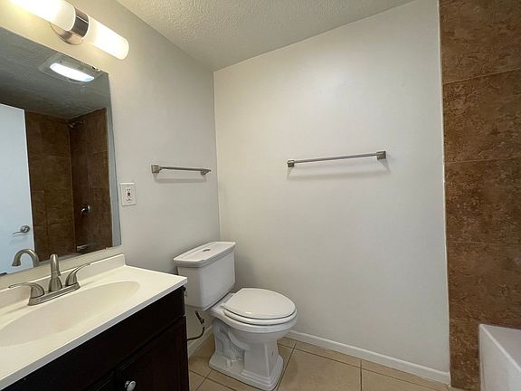 5th image of 1704 2nd St Unit B