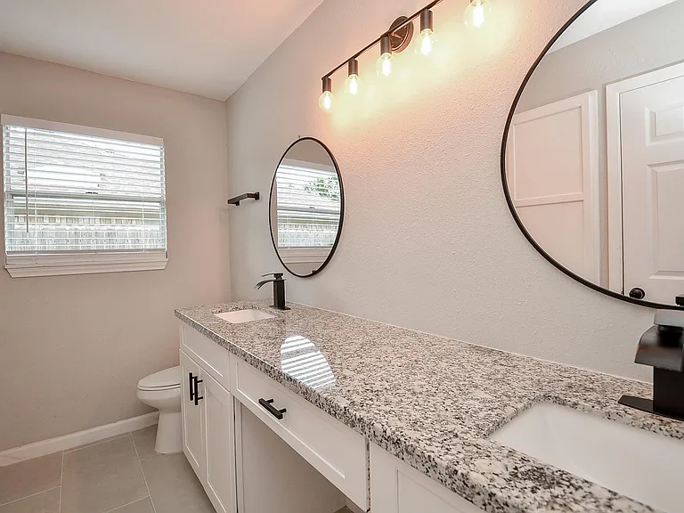 22018 Grand Forks Dr — Photo 35
