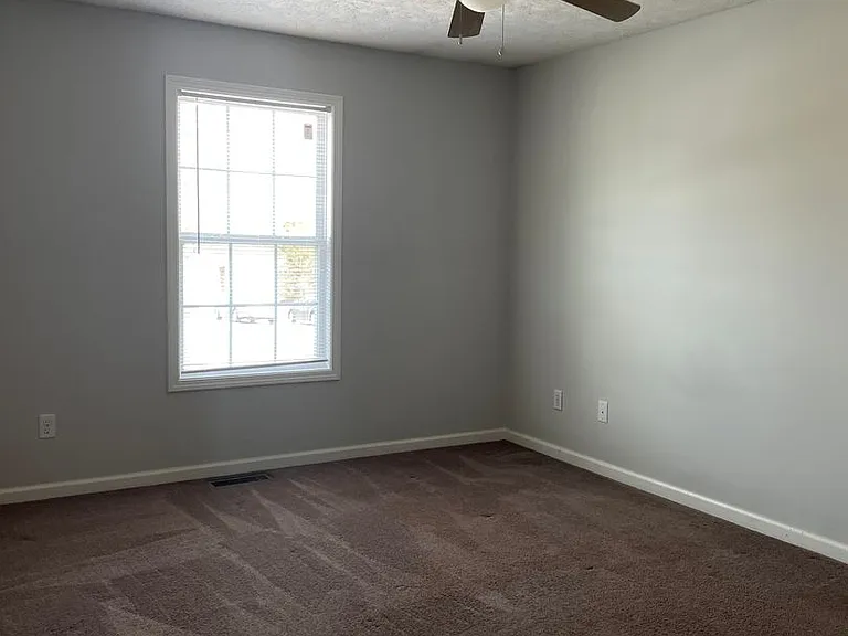 393 Lower Stone Ave #B — Photo 8