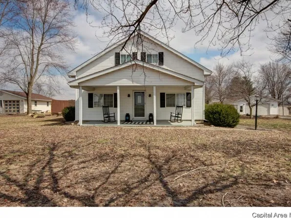 32556 Route 4, Girard, IL 62640