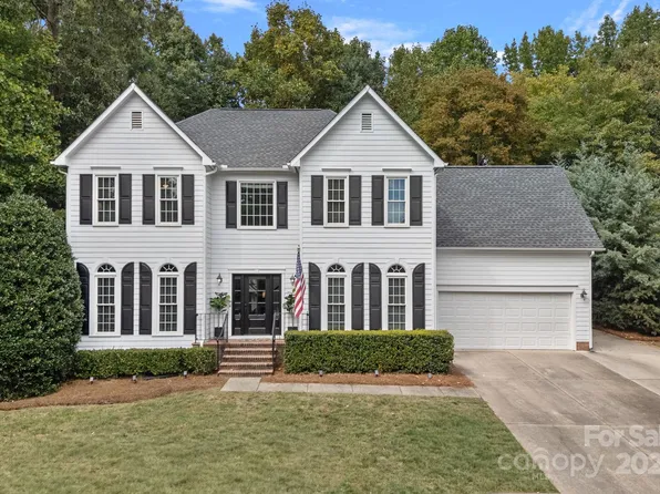 5500 Flowering Dogwood Ln, Charlotte, NC 28270