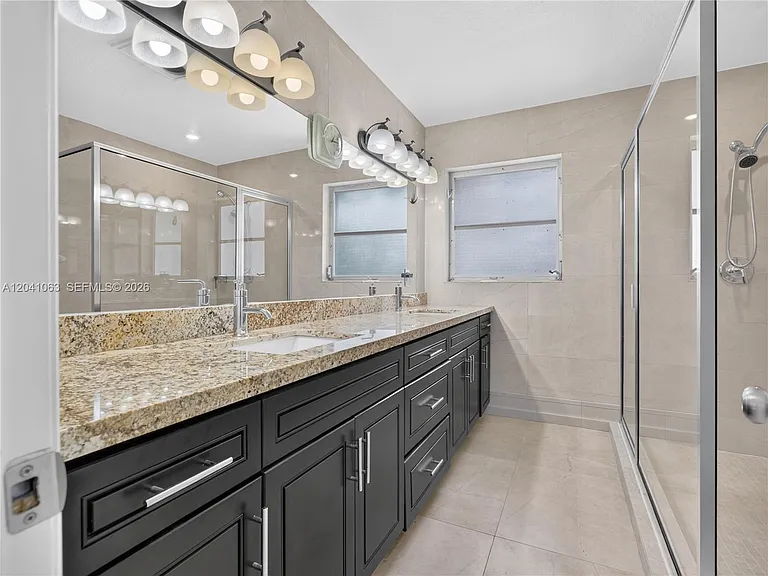 16641 Royal Poinciana Dr — Photo 41