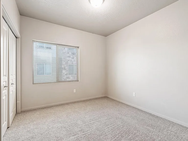 Aspen Creek Apartments — Photo 40