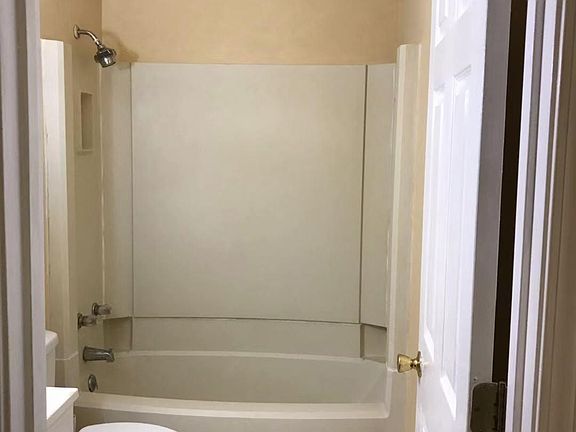 5th image of 5270 Greywood Dr APT 3