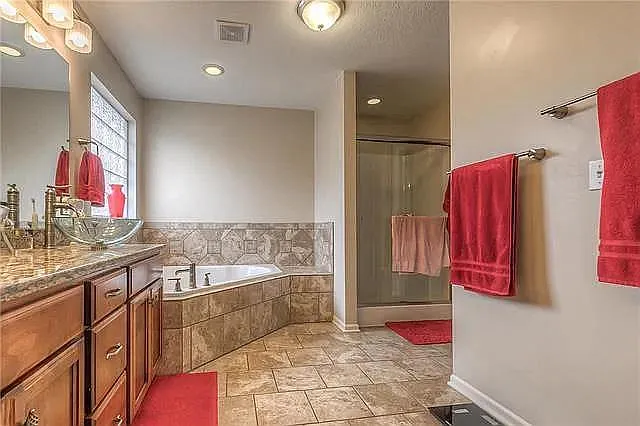 2125 Birch St — Photo 16