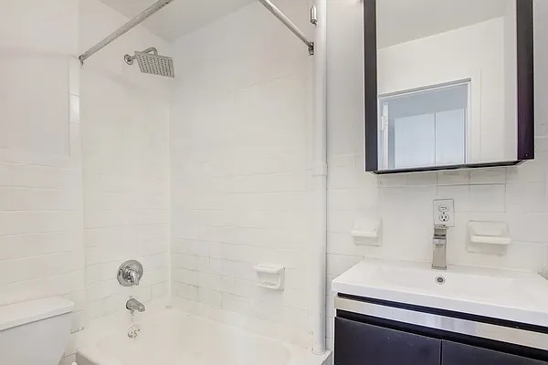 Rented by Creed Realty Group | media 7