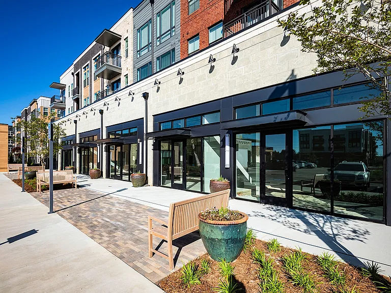 Onsite Retail and Dining