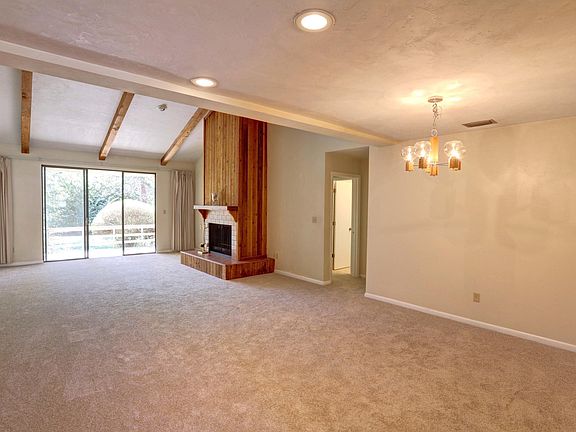 4th image of 6519 NW 115th Ln