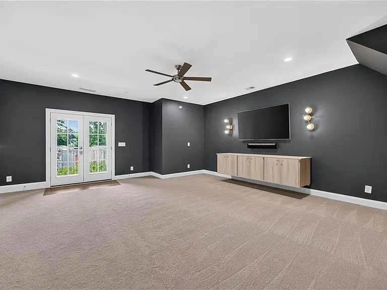 124 W Wieuca Rd NE — Photo 14