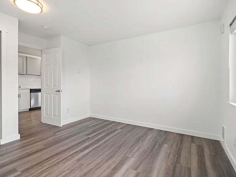 Boulevard 99 Apartments — Photo 35