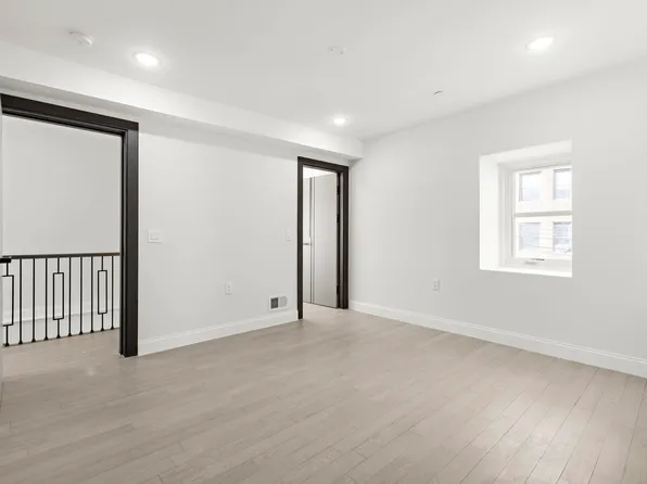 133 Clifton Place image 15 of 20