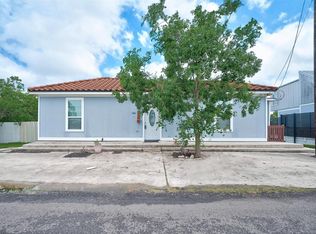2734 Avenue D, San Leon, TX 77539
