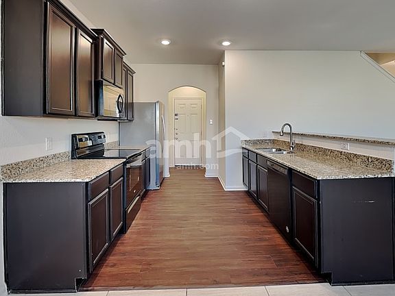 3rd image of 1657 Amy Dr