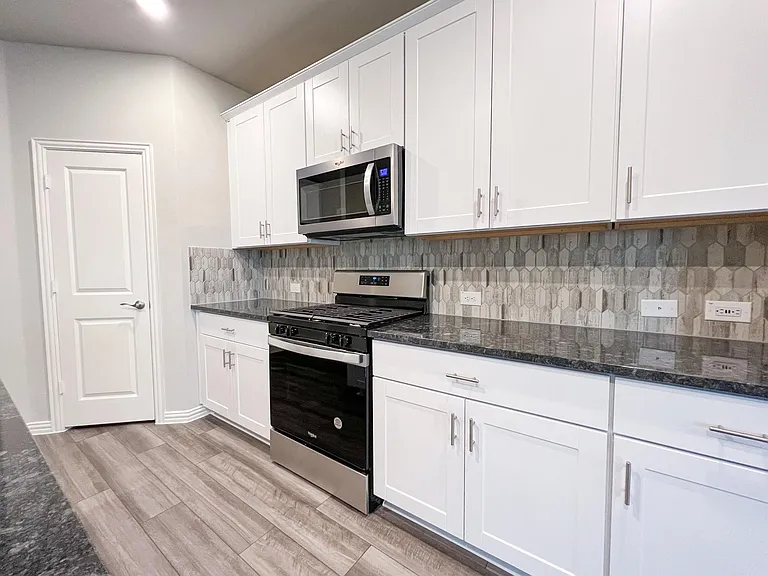 1204 Blue Ridge Pl — Photo 8