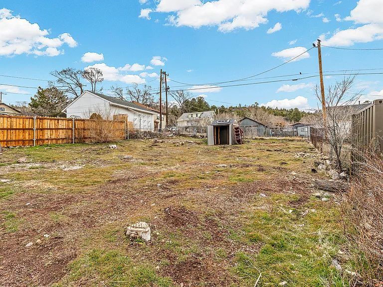 114 E Sherman Ave — Photo 31
