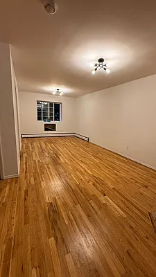 Rented by Aron Fried, LREB | media 3