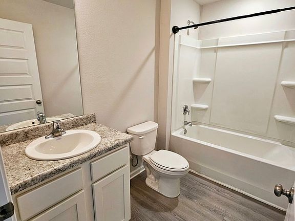 5th image of 4953 Conner Ln
