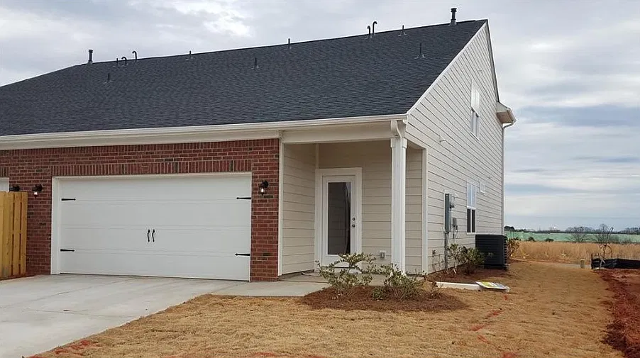 3 bed, 2.5 bath, 1880 sqft, $2,050 — Photo 4
