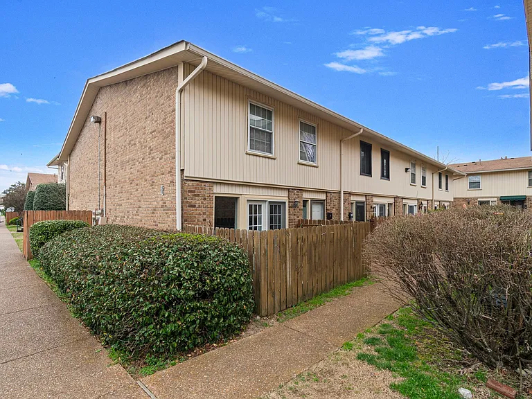 2116 Hobbs Rd #C2 — Photo 1