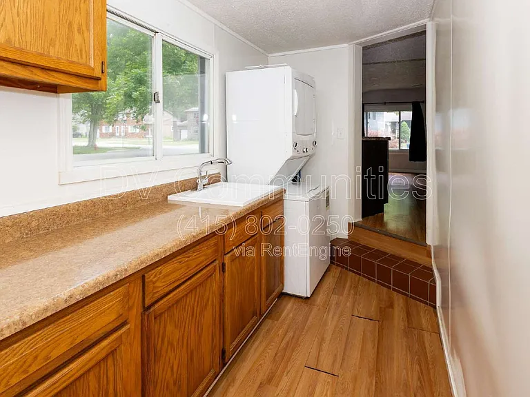 3332 Hiwood Ave — Photo 9
