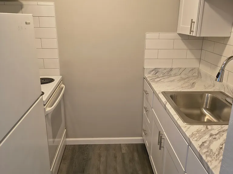 Full kitchen new cabinets new tile new countertops