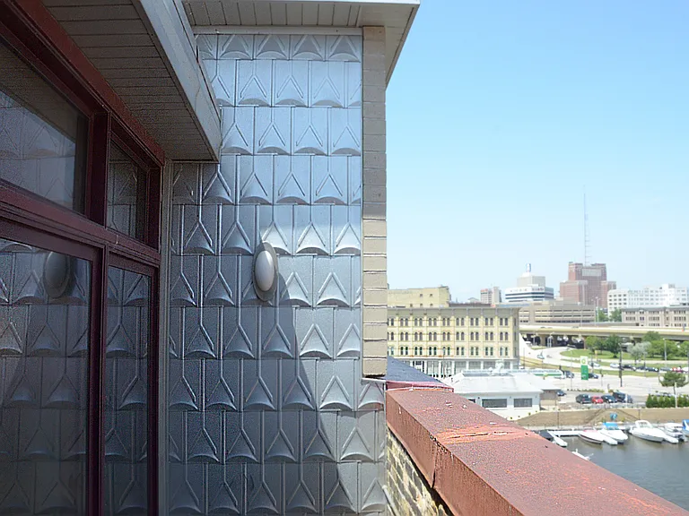 249 N Water St — Photo 3