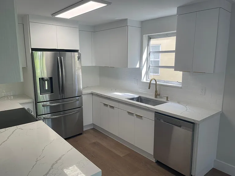 531 Menendez Ave — Photo 2