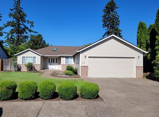 1751 NE Laurelwood Loop, Canby, OR 97013