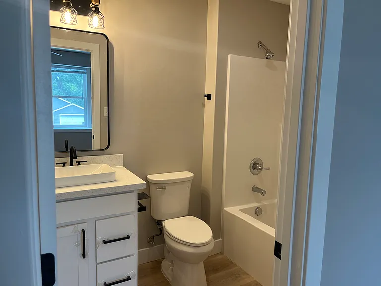 7042 SW Greenview Dr — Photo 8