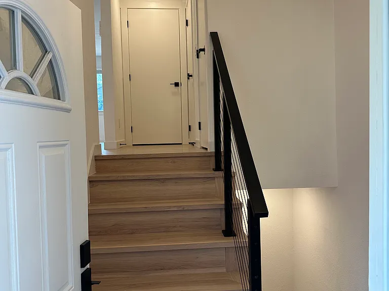8540 SE 19th Ave — Photo 3