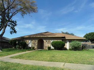 1809 Kensington Dr, Carrollton, TX 75007