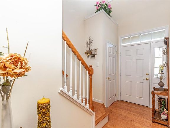 3rd image of 3407 Gwynns Pl