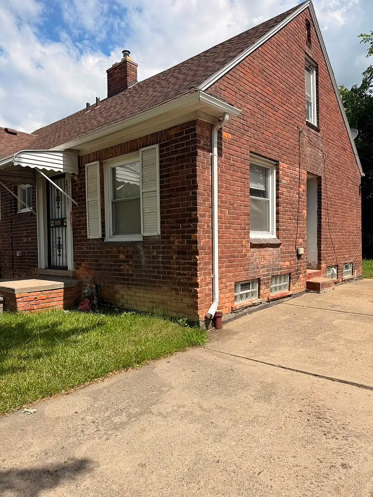 20209 Moross Road - 1 — Photo 2