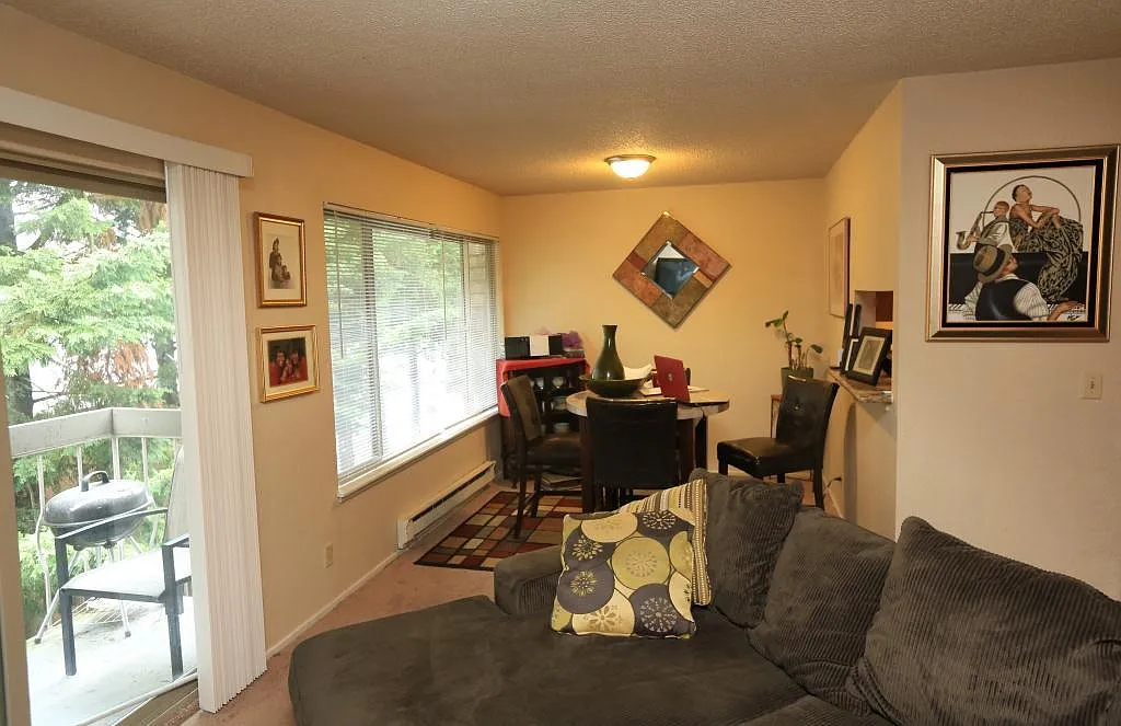 2 bed, 900 sqft, $1,690 — Photo 3