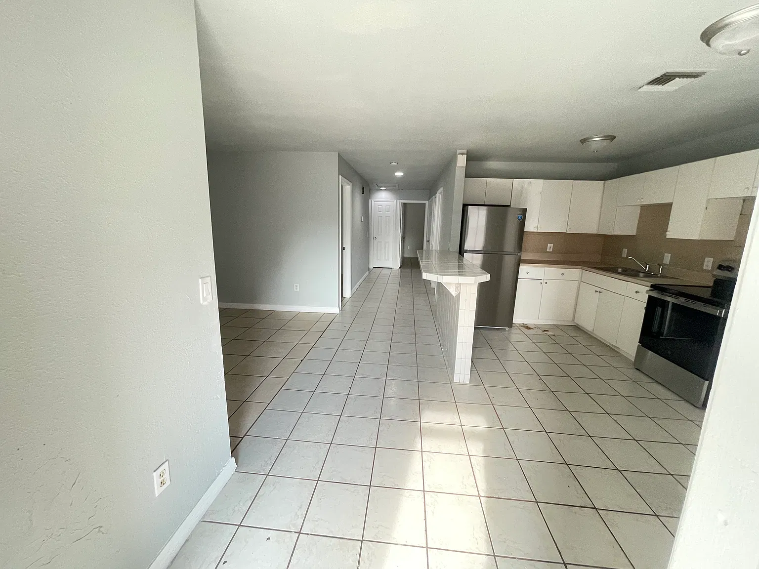 2 bed, 1176 sqft, $1,295 — Photo 2