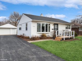 2406 Sigwalt St, Rolling Meadows, IL 60008