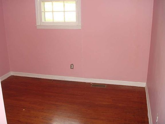 5th image of 191 Cedarwood Ave