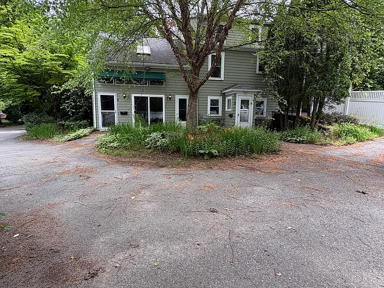 261 School St #2 — Photo 8