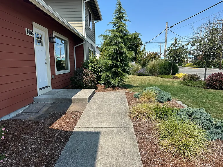 1406 O Ave — Photo 2