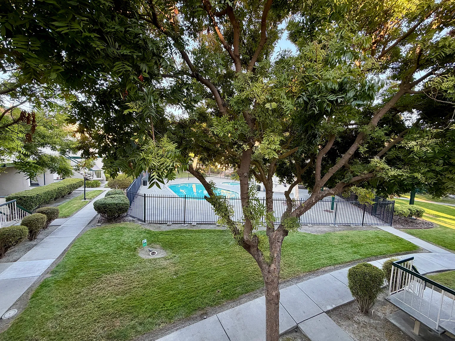 2 bed, 908 sqft, $2,948 — Photo 3